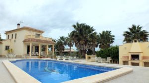 CAtral Hiszpania dom z prywatnym basenem